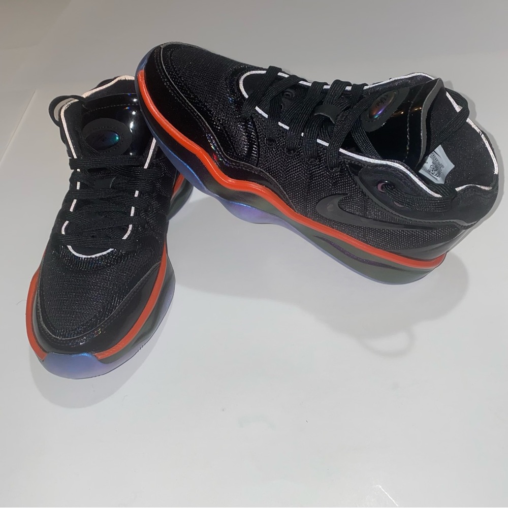 Nike Men's Black and Red Sneakers